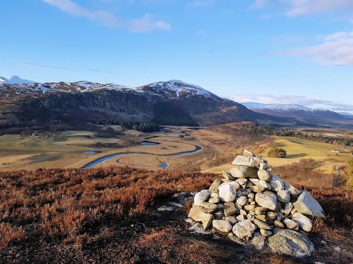Spectacular Mountain View Ecopod Villa Newtonmore Luaran gambar