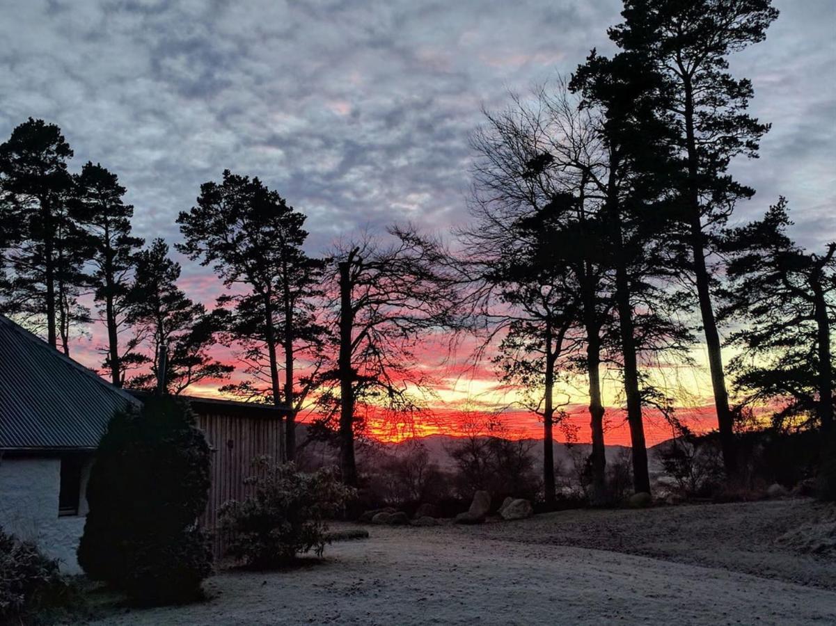 Spectacular Mountain View Ecopod Villa Newtonmore Luaran gambar