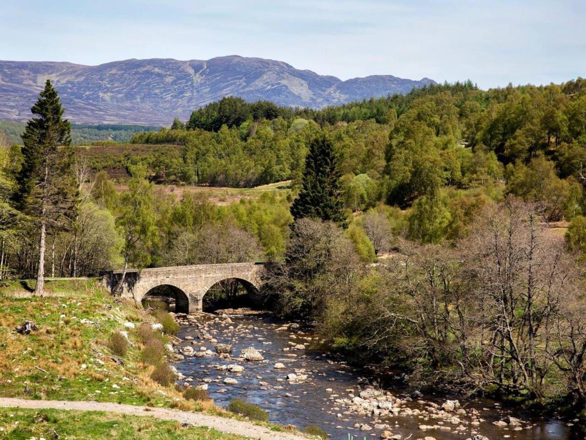 Spectacular Mountain View Ecopod Villa Newtonmore Luaran gambar